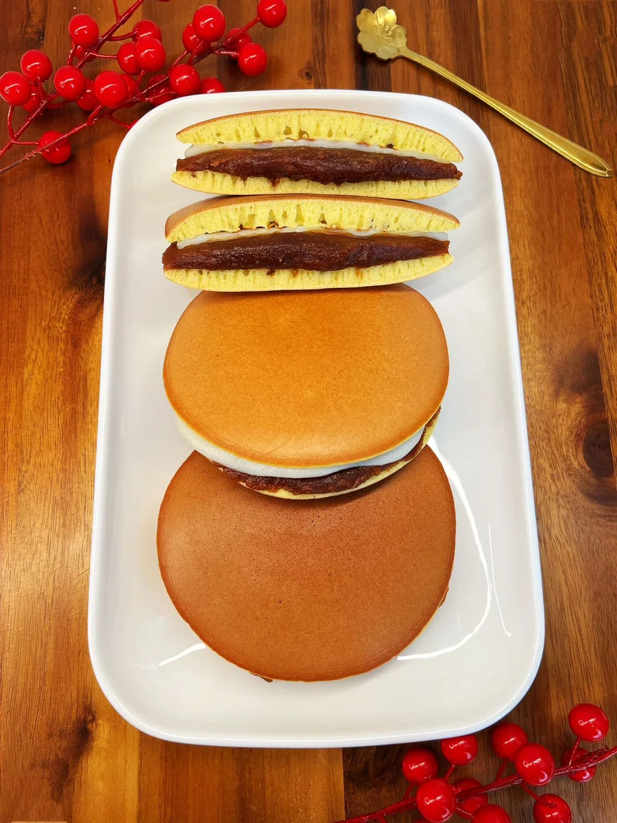 Dorayaki Recipe (Red Bean & Mochi Filling)