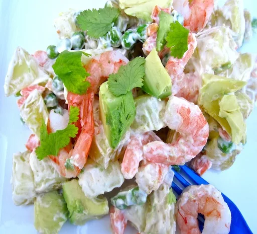 Receta de ensalada de patata, aguacate y gambas