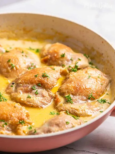 Muslos de Pollo Cremosos al Ajo