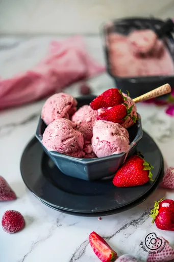 No-Churn Strawberry Ice Cream (3 Ingredients)