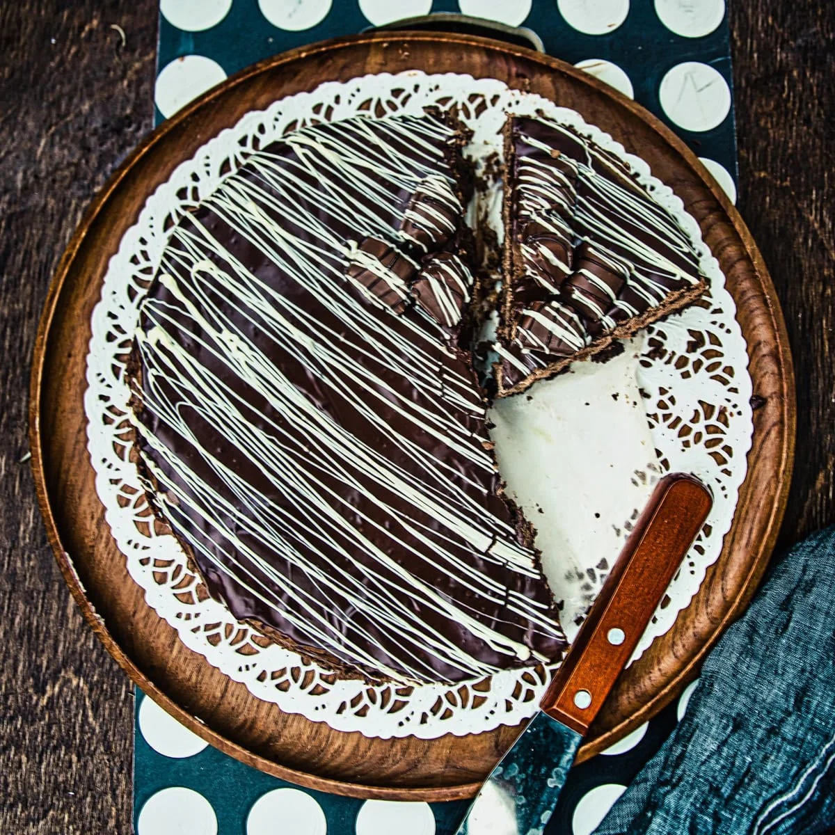 Chocolate Cheesecake Recipe (Rich, Creamy & Easy to Make)