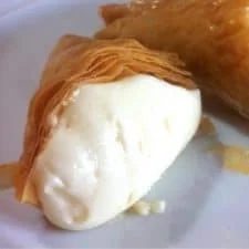 Phyllo Triangle Pastries with Custard (Trigona Panoramatos)