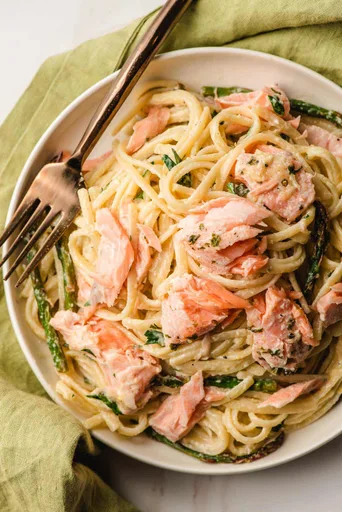 Creamy Salmon Linguine and Asparagus
