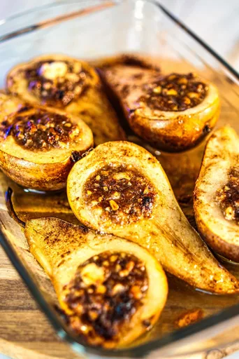 Peras horneadas con queso de cabra