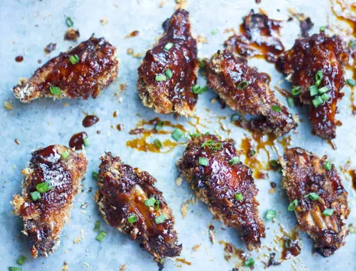 Alitas de pollo melosas al horno