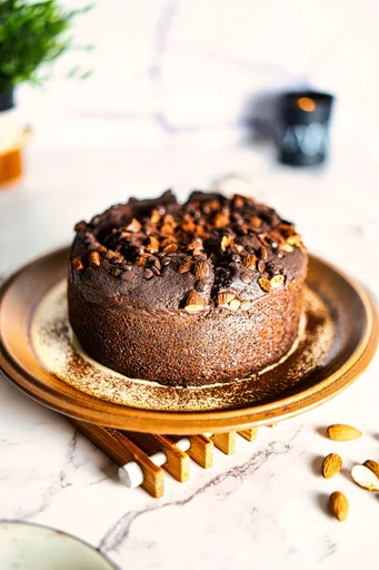 Pastel de chocolate y dátiles