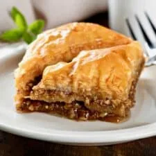 Traditional Greek Baklava Recipe with Walnuts and Honey