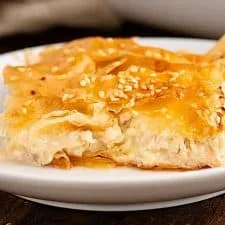Empanada de Pollo Griega (Kotopita)
