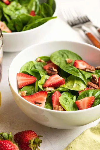 Ensalada de espinacas y fresas