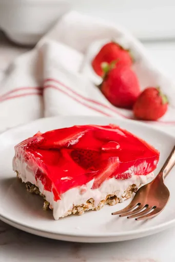 Strawberry Pretzel Salad