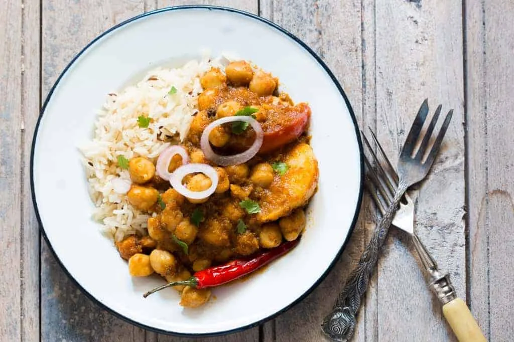 Chana Aloo or Chhole Aloo Masala (Spicy Chickpeas and Potato Curry)