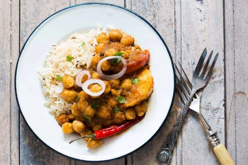 Chana Aloo or Chhole Aloo Masala (Spicy Chickpeas and Potato Curry)