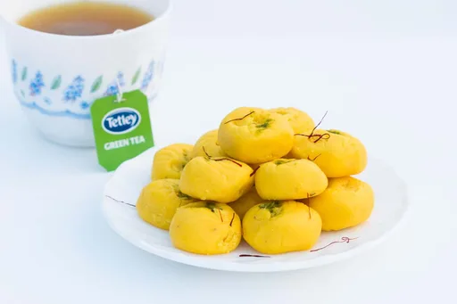 Easy Kesar Pedas