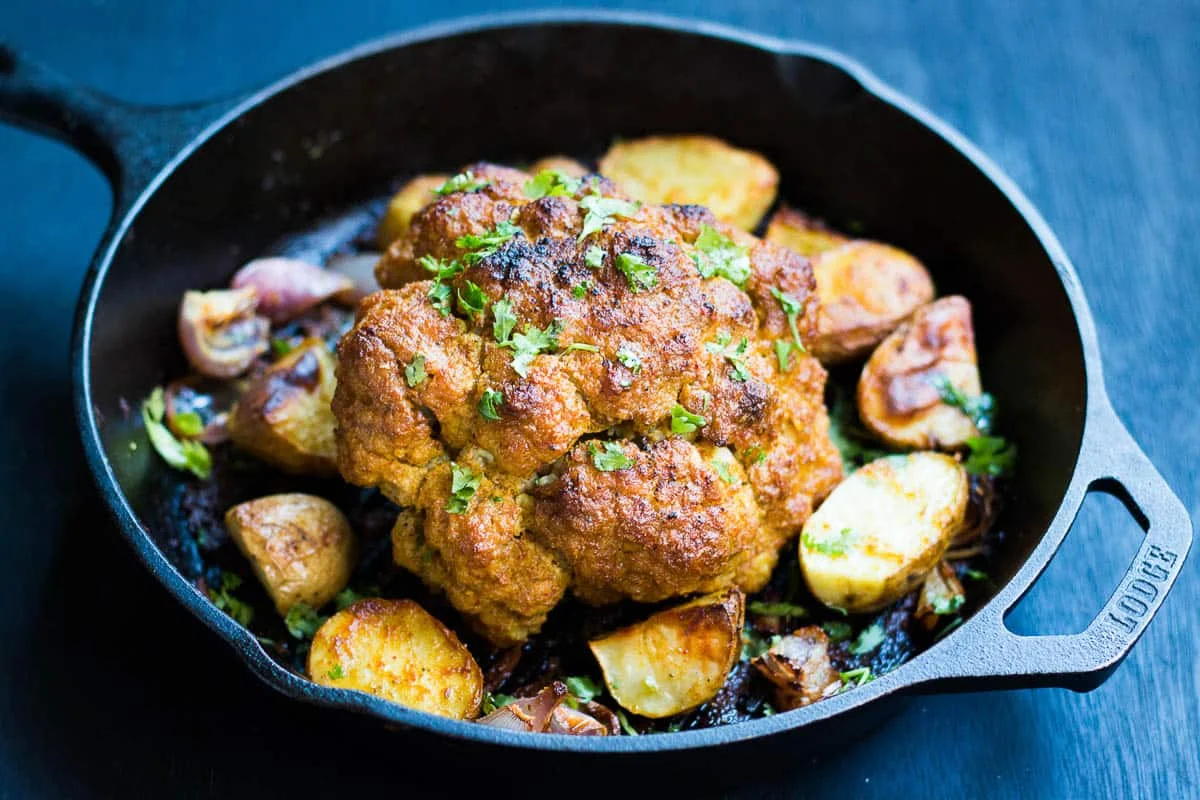 Coliflor entera al horno estilo tandoori fácil
