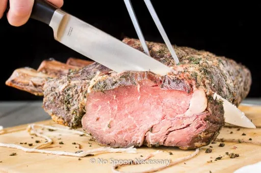 Costillar de Ternera Asado con Salsa Gravy