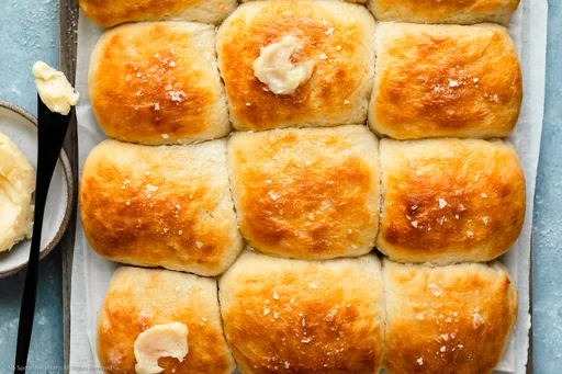 Easy Dinner Rolls Recipe
