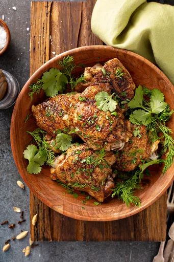Pollo cubierto de hierbas