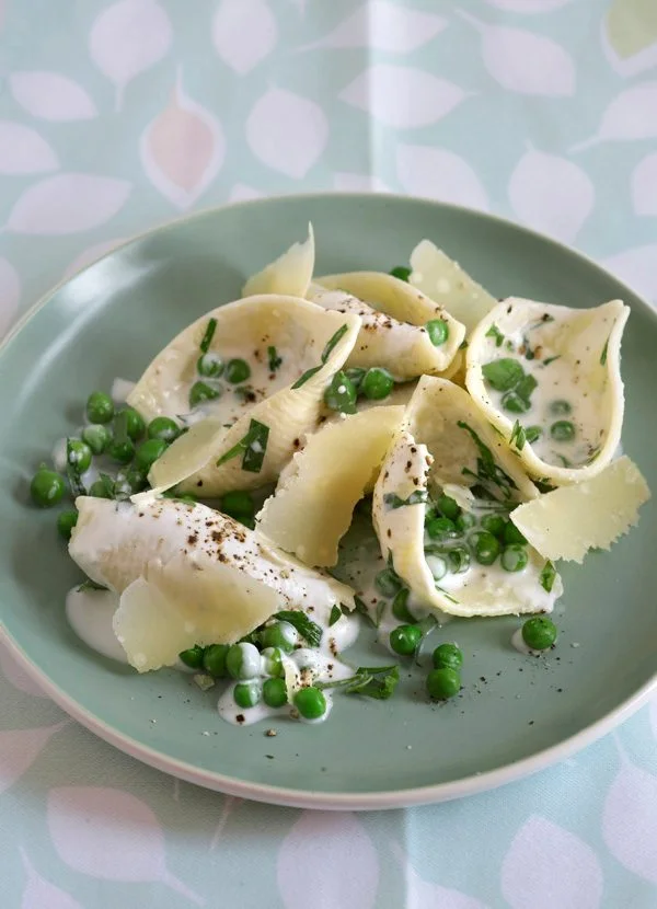 Pasta with peas, parmesan and tarragon