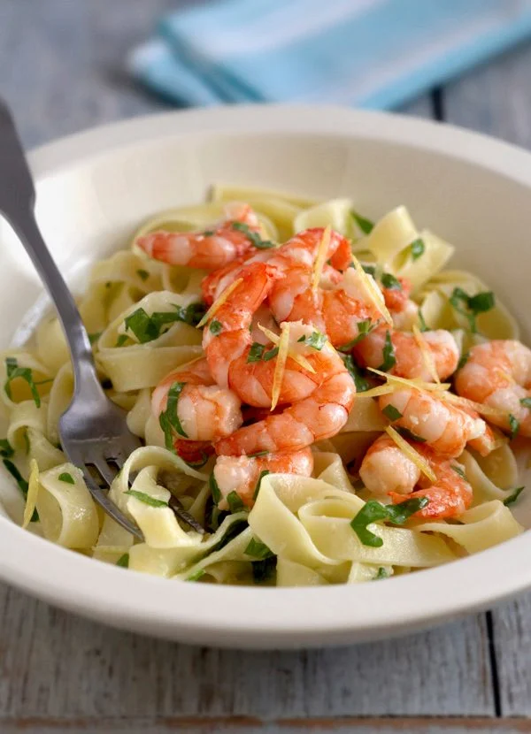 Lemon and horseradish prawns with fettuccini