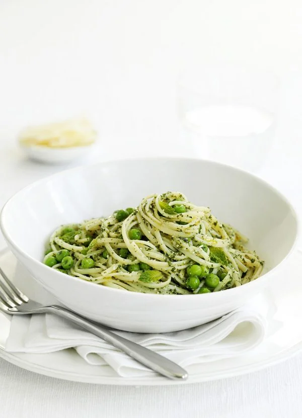 Linguine with peas and mint pesto