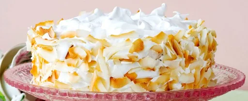 Pastel esponjoso de coco y lima