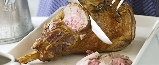 Roast leg of lamb with rosemary and red wine gravy