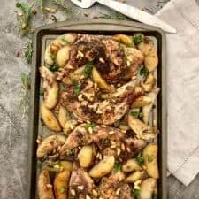 Lemon Garlic Roasted Chicken and Potatoes صينية دجاج مع بطاطا وثوم