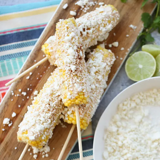 Elote al estilo callejero mexicano