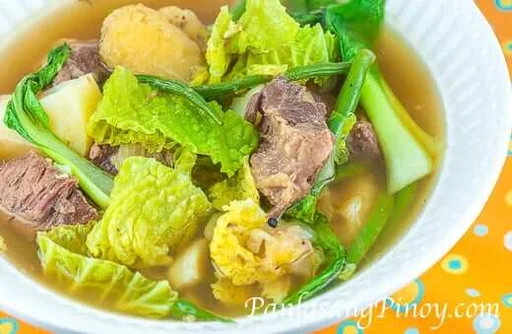 Receta de sopa de ternera nilaga cocinada a fuego lento