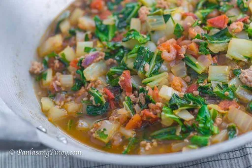 Ginisang Pechay con cerdo picado y gambas (bok choy salteado)