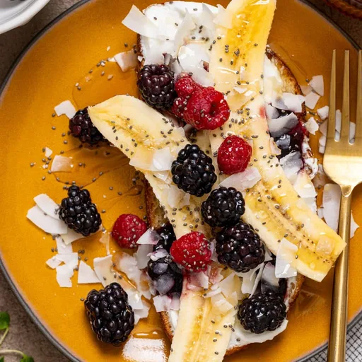 Tostada de Desayuno Nutritiva Estilo Banana Split