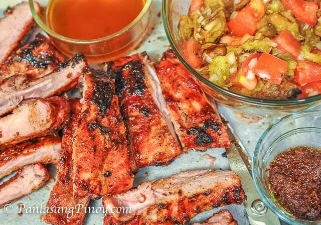 Costillas a la parrilla estilo San Luis con Ensaladang Talong y Bagoong