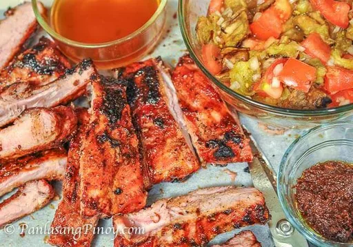 Costillas a la parrilla estilo San Luis con Ensaladang Talong y Bagoong
