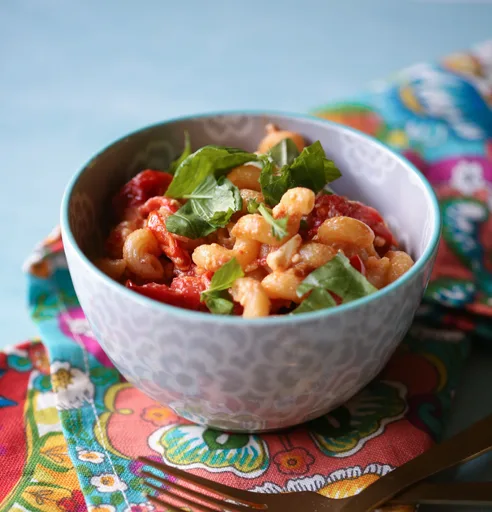 Pasta con Tomate Fresco y Feta