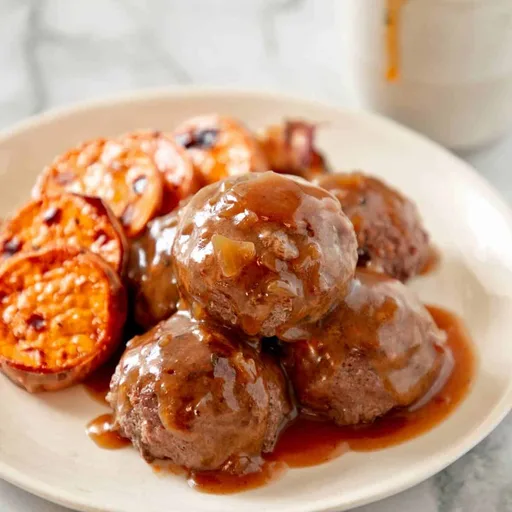 Frikkadels - Traditional South African Meatballs (Video)