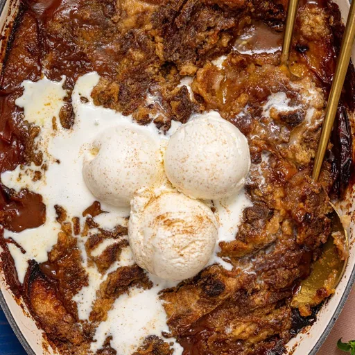 Cinnamon Sugar Peach Cobbler Dump Cake
