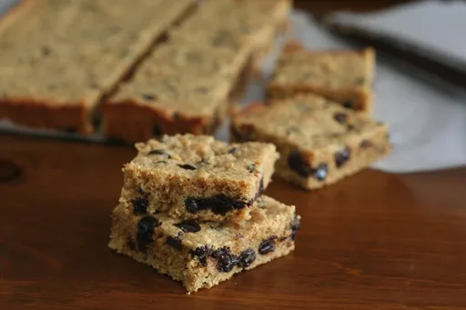 Peanut Butter Chocolate Chip Blondies