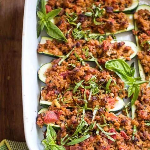 Calabacines rellenos italianos con salchicha de pavo