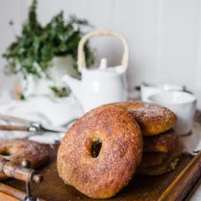 Bagels cetogénicos con canela y azúcar (libres de azúcar)