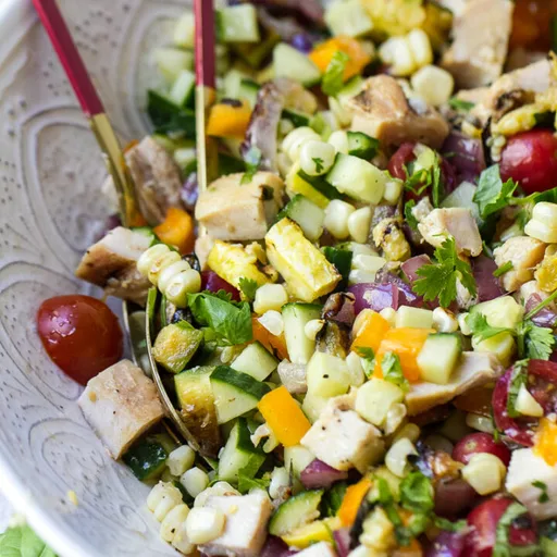 Ensalada de Verduras con Pollo Asado