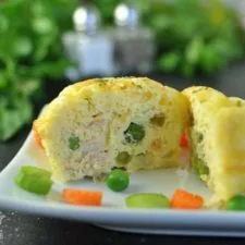 Muffins de Huevo Estilo Pastel de Pollo - Bajos en Carbohidratos y Sin Gluten
