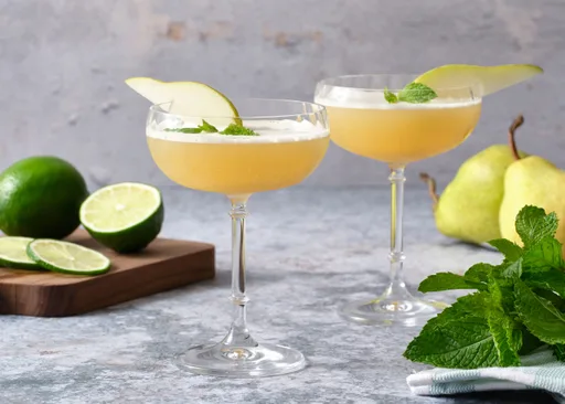 Mint, Vanilla & Pear Cocktail