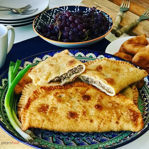 Chebureki (Чебуреки)