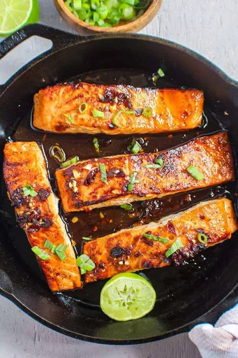Salmón al arce y chipotle