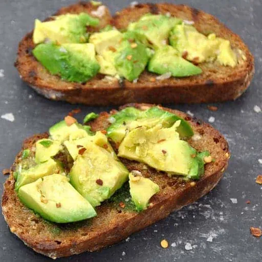 Tostada de aguacate a la parrilla