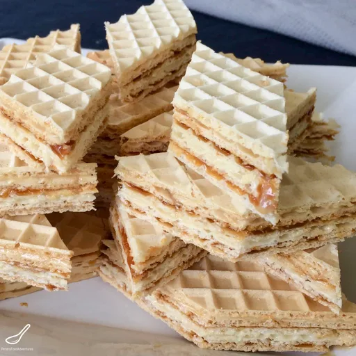 Pastel de obleas con caramelo (Vafli)