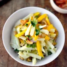 Spicy Thai Mango Apple Salad