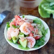 Ensalada tailandesa de pepino y gambas