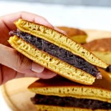 Dorayaki (どら焼き) - Pancakes With Red Bean Paste
