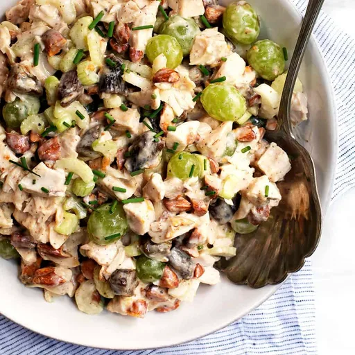 Ensalada de pollo con uvas